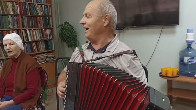 Узенький проулочек. Поют бабушки. смотреть онлайн
