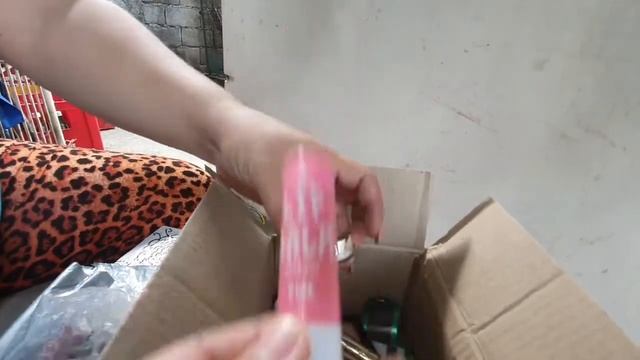 500 Php Mystery Box/Mae Layug Brand new &Free love Makeup/ Real reaction ? смотреть онлайн