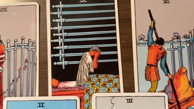 A Little Guide to Tarot and Oracle Cards! смотреть онлайн