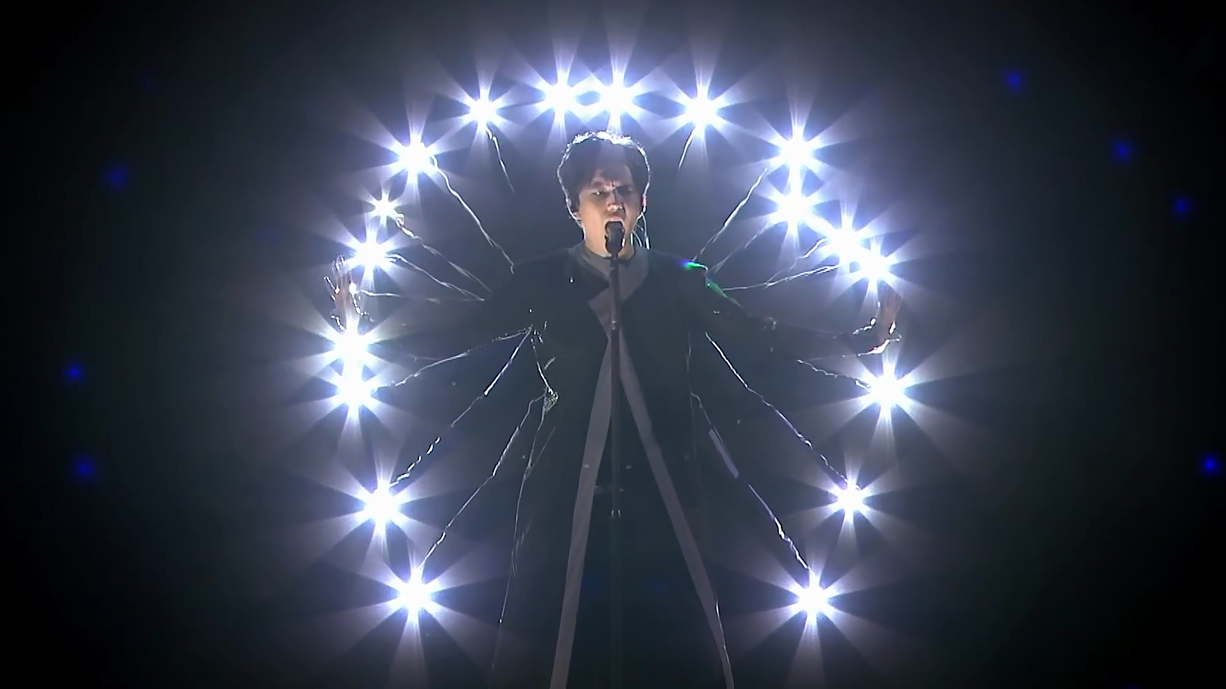 Димаш Кудайберген - OLIMPICO (фанкам с официальным звуком) (ARNAU 2019) Dimash Qudaibergen смотреть онлайн