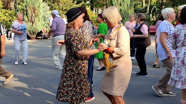 ВСІ ПІСНІ СПІВАЮ СЕРЦЕМ ДЛЯ ТЕБЕ Я! ТАНЦЫ ХАРЬКОВ УКРАИНА ОКТЯБРЬ 2023 смотреть онлайн