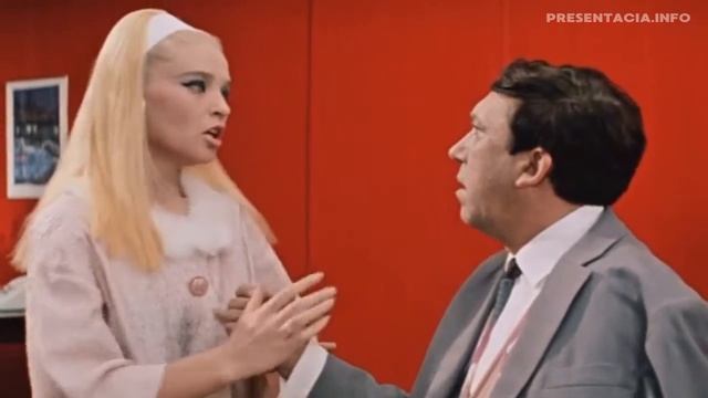 Муж и жена накануне годовщины делают подарки... смотреть онлайн