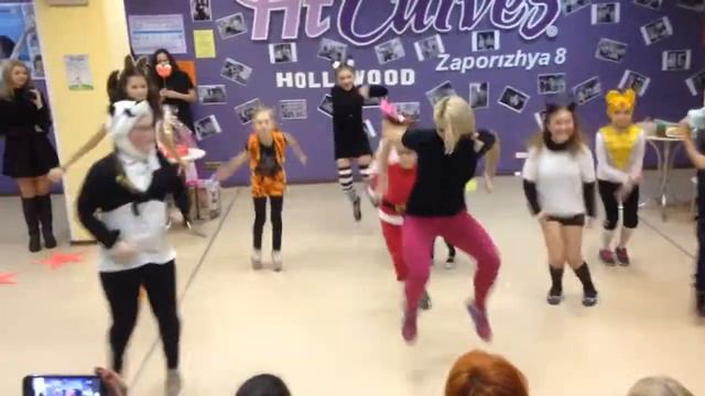 Детское "Живи танцуя" FitCurves (г. Днепропетровск) смотреть онлайн