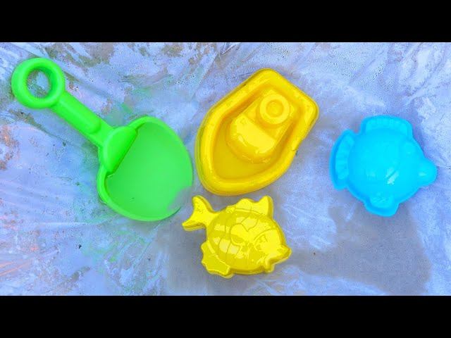 Бассейн в песочнице! Развивающее видео для детей про машинки и песок смотреть онлайн