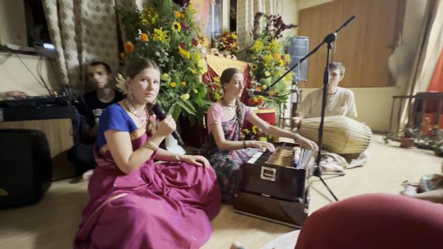 2024 - Джанмаштами - бхаджан Говинда Гопал Мохан Мурари