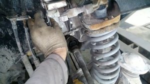 ваз 212113. Нива. замена домика под передний амортизатор.