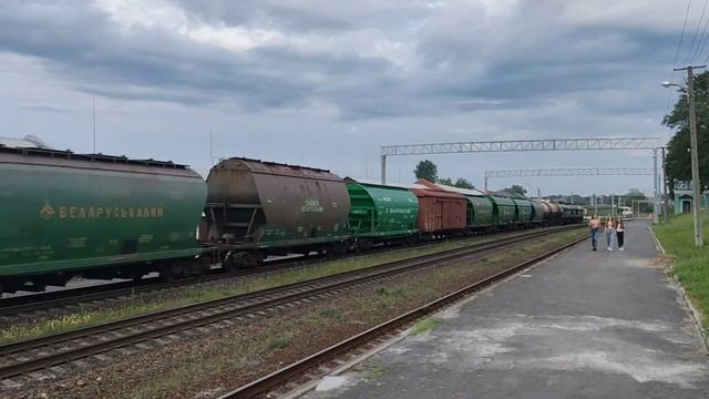 Движ поездов на ст.Мозырь, Гомельская область смотреть онлайн