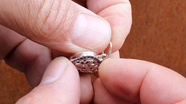 Серебряное открывающееся сердечко с секретом смотреть онлайн