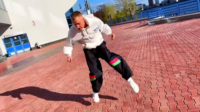 Танец ХипХоп. И поём и пляшем и ушками нашем. Танцуют все.mp4 смотреть онлайн