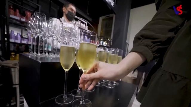 Backstage: как прошла вечеринка в стиле R+Co смотреть онлайн