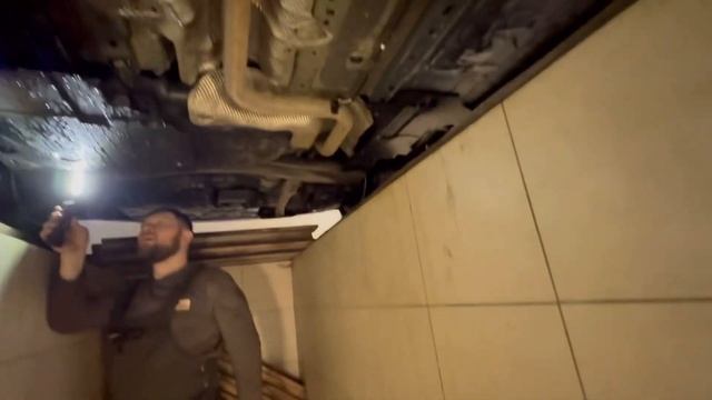 Небольшой обзор Peugeot 308SW в сервисе-( ВИД СНИЗУ ) ???. Авто из Европы. Псков.