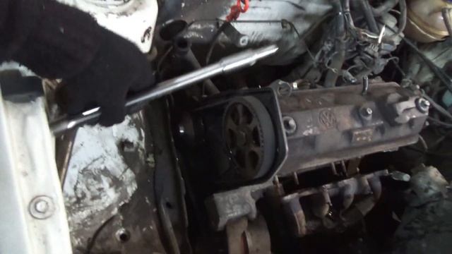 Фольксваген Гольф 2. V 1,3 Замена прокладки ГБЦ. смотреть онлайн