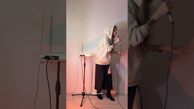 Katya Zlobina — Зима в сердце ❤️ #гостиизбудущего #зимавсердце #theremin #терменвокс смотреть онлайн