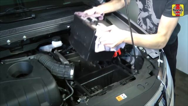 How to Replace the battery Ford Edge 2007 - 2014 смотреть онлайн