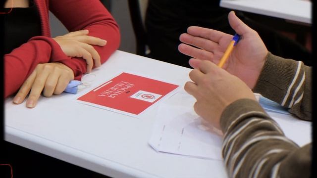Жизнь в Академии смысла смотреть онлайн