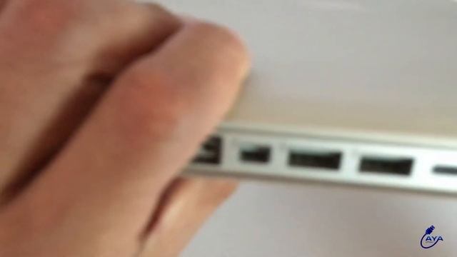 Work on a bigger monitor (Mini Displayport to VGA) - AD-MDPVGA-MF смотреть онлайн