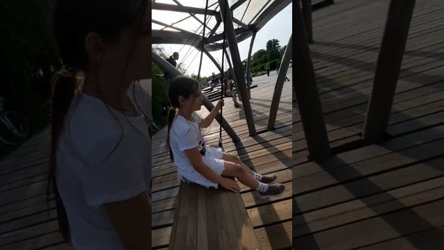 качаюсь на качелях