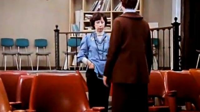 "...где Вы набрались этой пошлости? Вы же виляете бёдрами, как непристойная женщина". смотреть онлайн