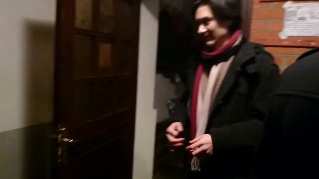 Джем в предбаннике Зверевского центра на расстроенном пианино и Закрытие выставки Арнольда Сазанова смотреть онлайн