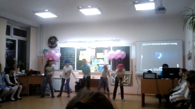 Маленький танец под песню "Круче всех" смотреть онлайн