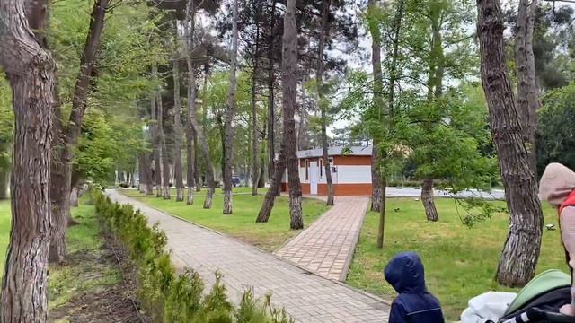 Анапа. Погода 4.05.22. Обзор Жк Кавказ: магазины, столовые, проход на море, Пляж Кавказ смотреть онлайн