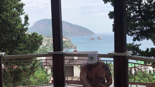 Ханг в Крыму смотреть онлайн