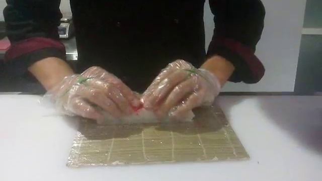 РОЛЛ КАЛИФОРНИЯ с лососем смотреть онлайн