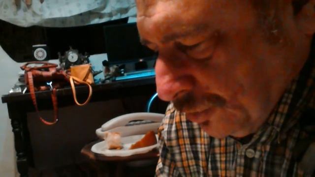 Леонид Колганов читает стихи, посвящённые Валентине Бендерской, вошедшие в книгу "Выкрутасы эйдоса" смотреть онлайн