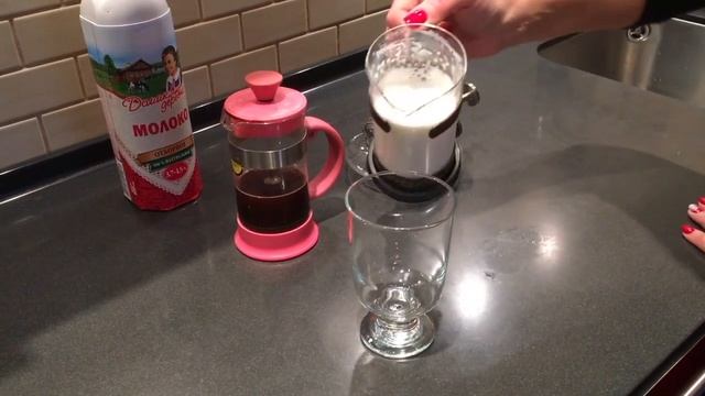 Как взбить молоко для капучино и латте смотреть онлайн