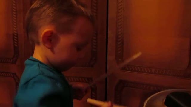 крутой барабанщик, день рождения, подарок, смешной ребенок, прикол смотреть онлайн