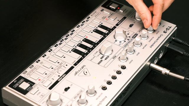 Behringer TD-3, TD-3-MO, MIDI: 303 Lounge/Downtempo Patterns смотреть онлайн
