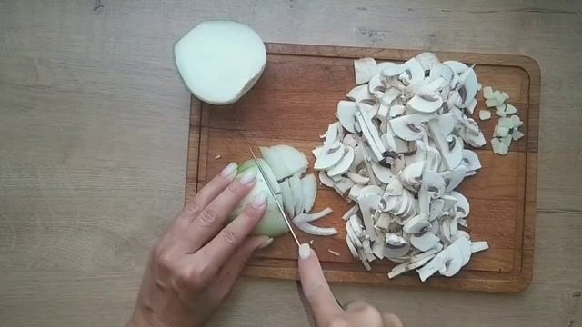 жареные шампиньоны с репчатым луком смотреть онлайн