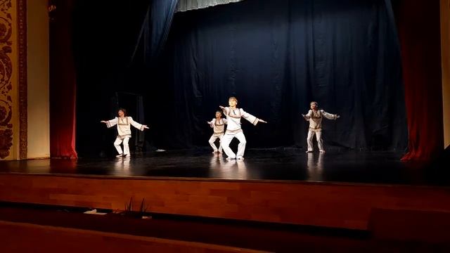 "По полю" Хореографический ансамбль "Ашинский Неугомон" смотреть онлайн