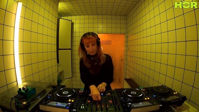 Lebendig - Luna Vassarotti / January 9 / 8pm-9pm смотреть онлайн