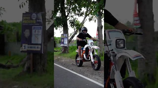 KAWASAKI NINJA TRAIL VINTAGE ALA KTM 500 смотреть онлайн