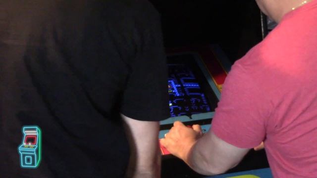 Ms. Pac-man Arcade Game Get [Upright] смотреть онлайн