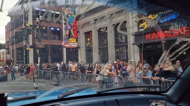 THE F150 TEARS UP THE STREETS OF NASHVILLE смотреть онлайн