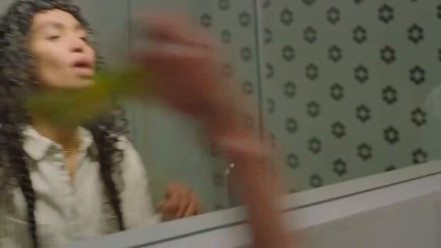 Ранковий ритуал для догляду за шкірою з Sophia Roe смотреть онлайн