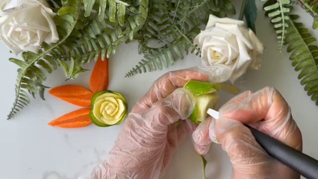 Zucchini Rose || How to Make rose from Zucchini || Beautiful vegetable Decoration смотреть онлайн