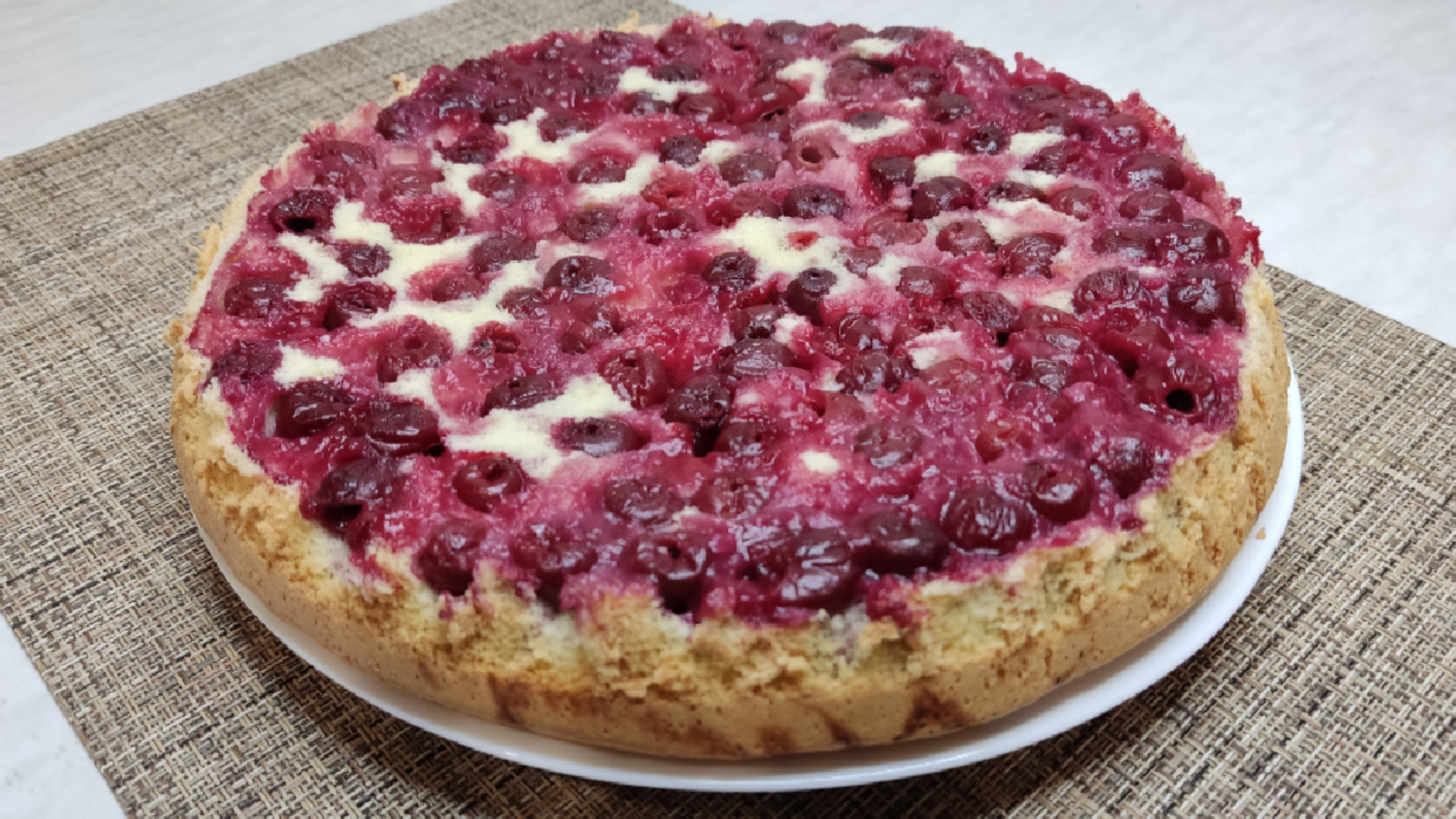 Пирог с вишней. Шарлотка без заморочек!