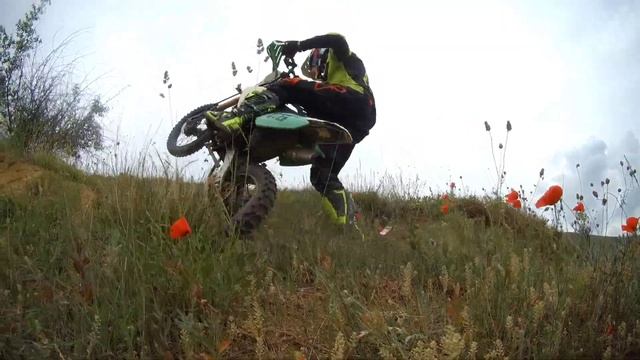 САМЫЙ МОЩНЫЙ ПИТБАЙК RACER 160 VS MotoLand CRF 250 смотреть онлайн