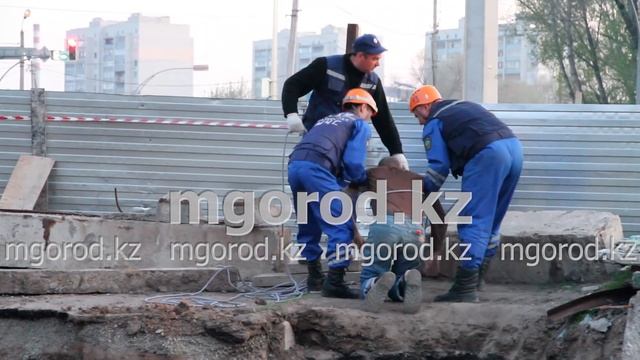 Упал в яму смотреть онлайн