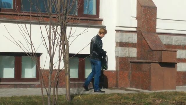 Чел подобрал бумажник смотреть онлайн