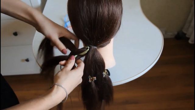 Тройная косичка с лентами. Triple pigtail with ribbons. смотреть онлайн