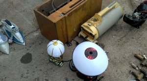 Поход на мусорку. Как я зарабатываю лазая по мусоркам. Интересные находки в мусорных баках