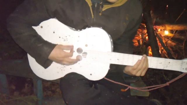 Старая но все еще Привлекательная Гитара)🎸/Old but still Attractive Guitar) смотреть онлайн