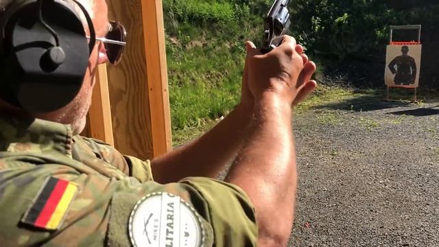 Range time! Smith and Wesson Model 10-6 Revolver in .38 Special. смотреть онлайн