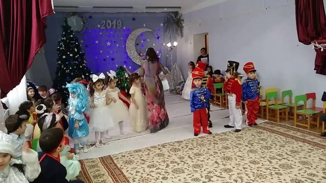 Новогодний утренник Дет.сад Радуга с.Первомайское смотреть онлайн