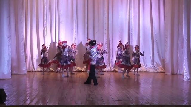 Народно-стилизованный танец "Кадриль задорная" смотреть онлайн