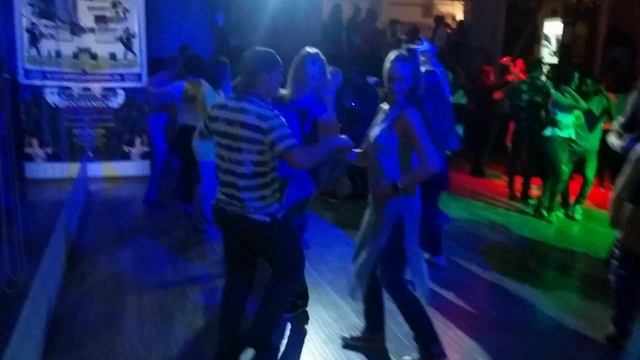 Бачата втроём в старой Мамите смотреть онлайн